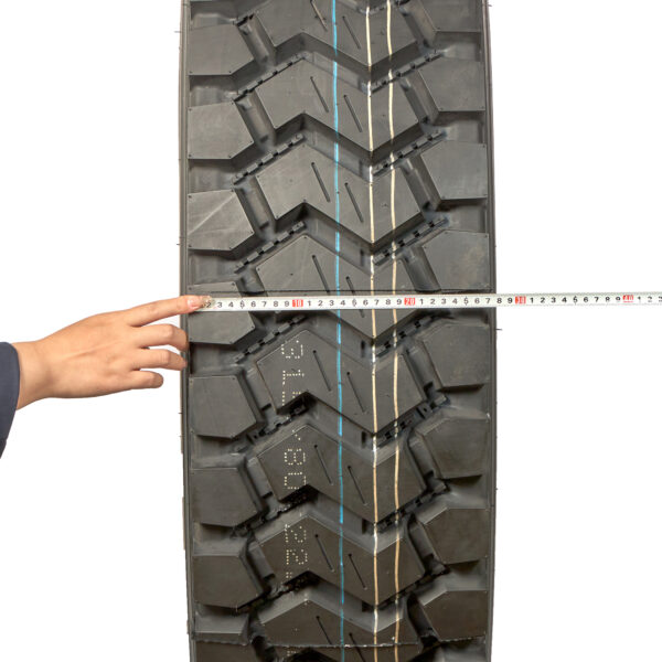 FR638 PLUS 22.5 drive tires