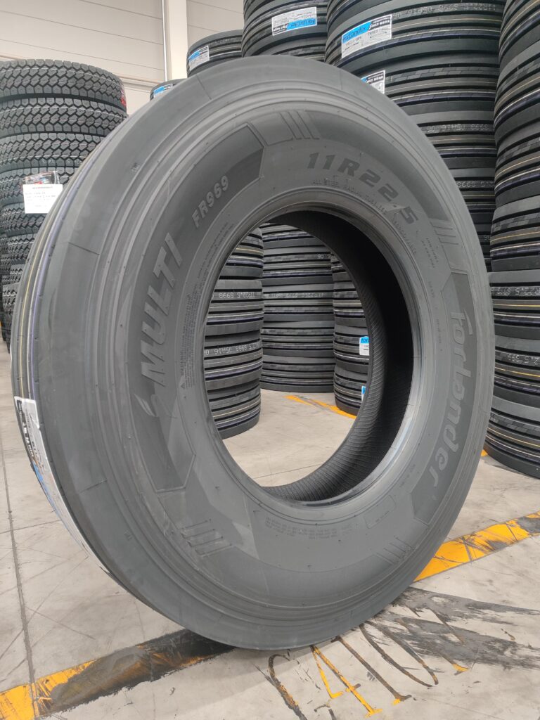 FR969 11R22.5 Truck Tire radial steer commercial truck tires