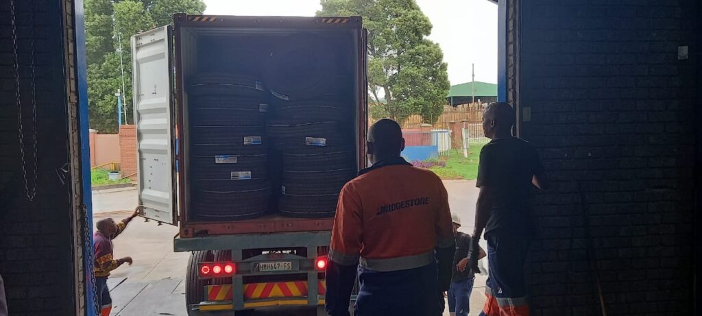 315 80R22.5 tire truck tyres for sale in south africa