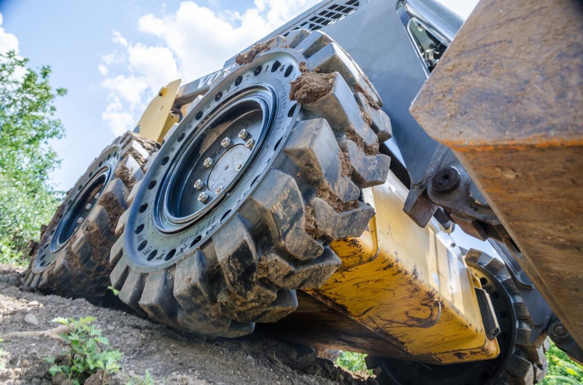 construction equipment tires