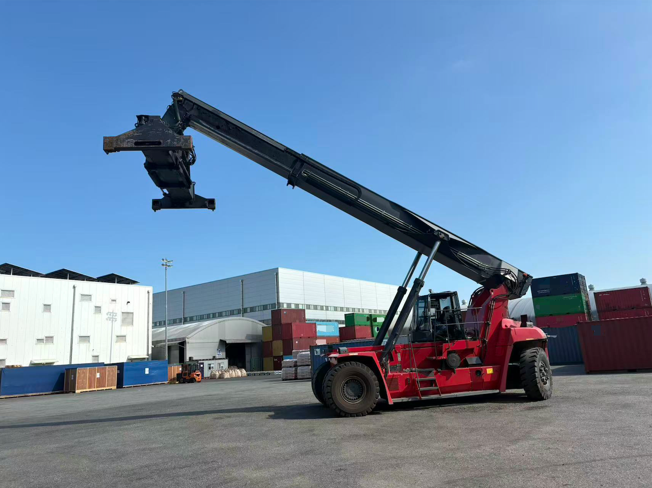 Forlander Tire in Korean Ports: JU911 18.00-25 48PR Reach Stacker Tire Case Study